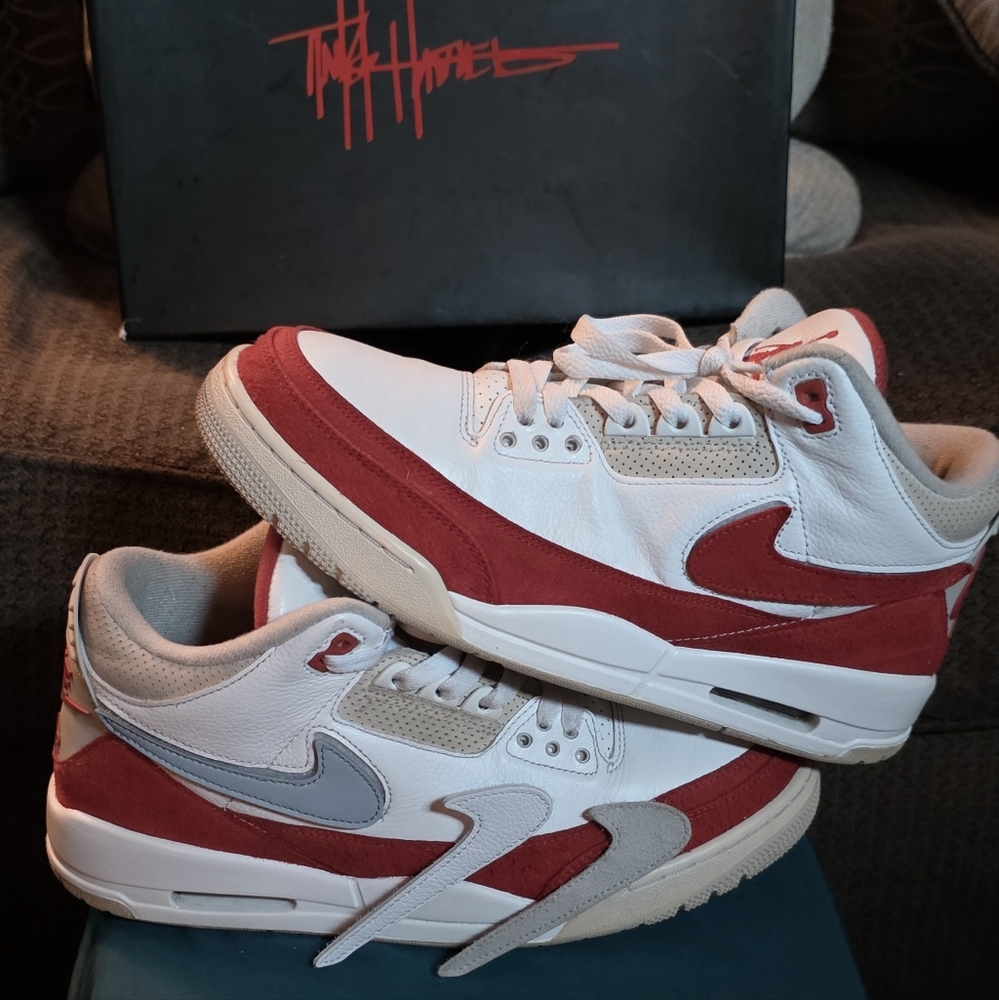 Mens Size 10.5 Tinker Jordan 3's